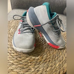 Under Armour Boys SC 3ZER0 III Basketball Shoes Gray 3022117-101